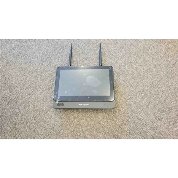 DS-7608NI-L1/W - Vystavený kus