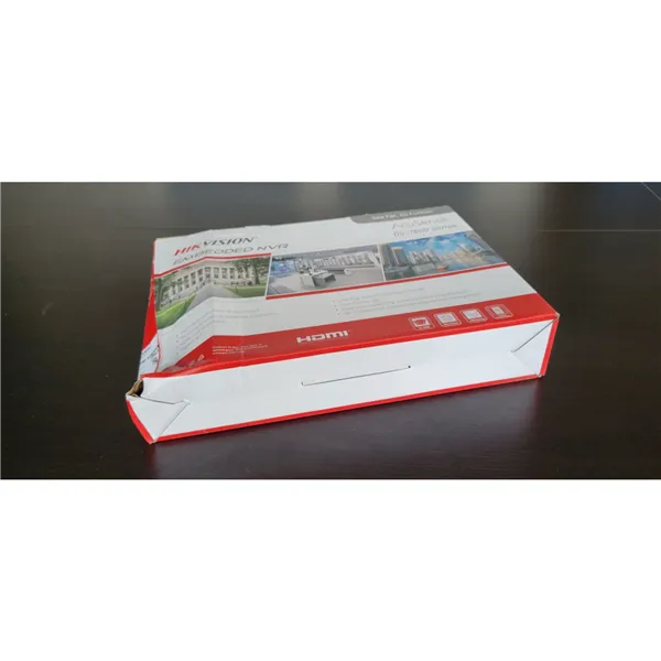 DS-7608NXI-K1(D) - Poškozený obal