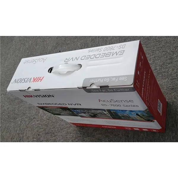 DS-7616NXI-K2/16P(D) - Poškozený obal